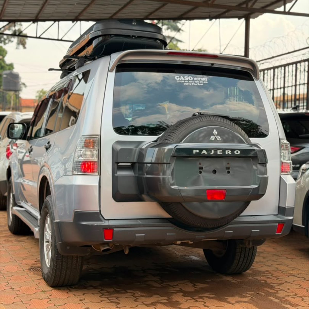 Mitsubishi Pajero 2013 — photo 10