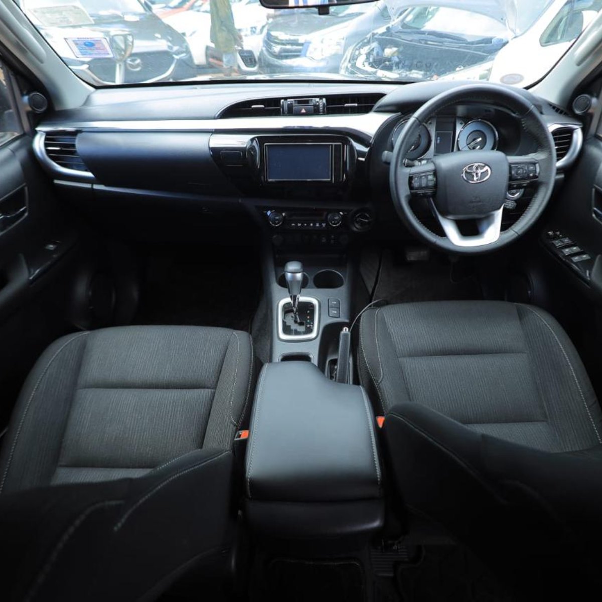 Toyota Hilux 2021 — photo 3