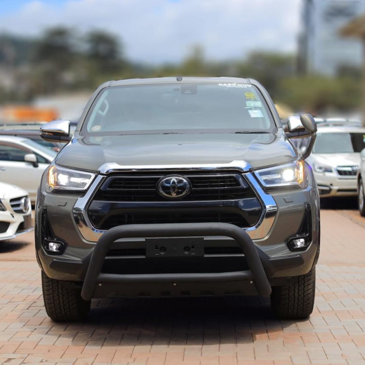 Toyota Hilux 2021 — photo 1