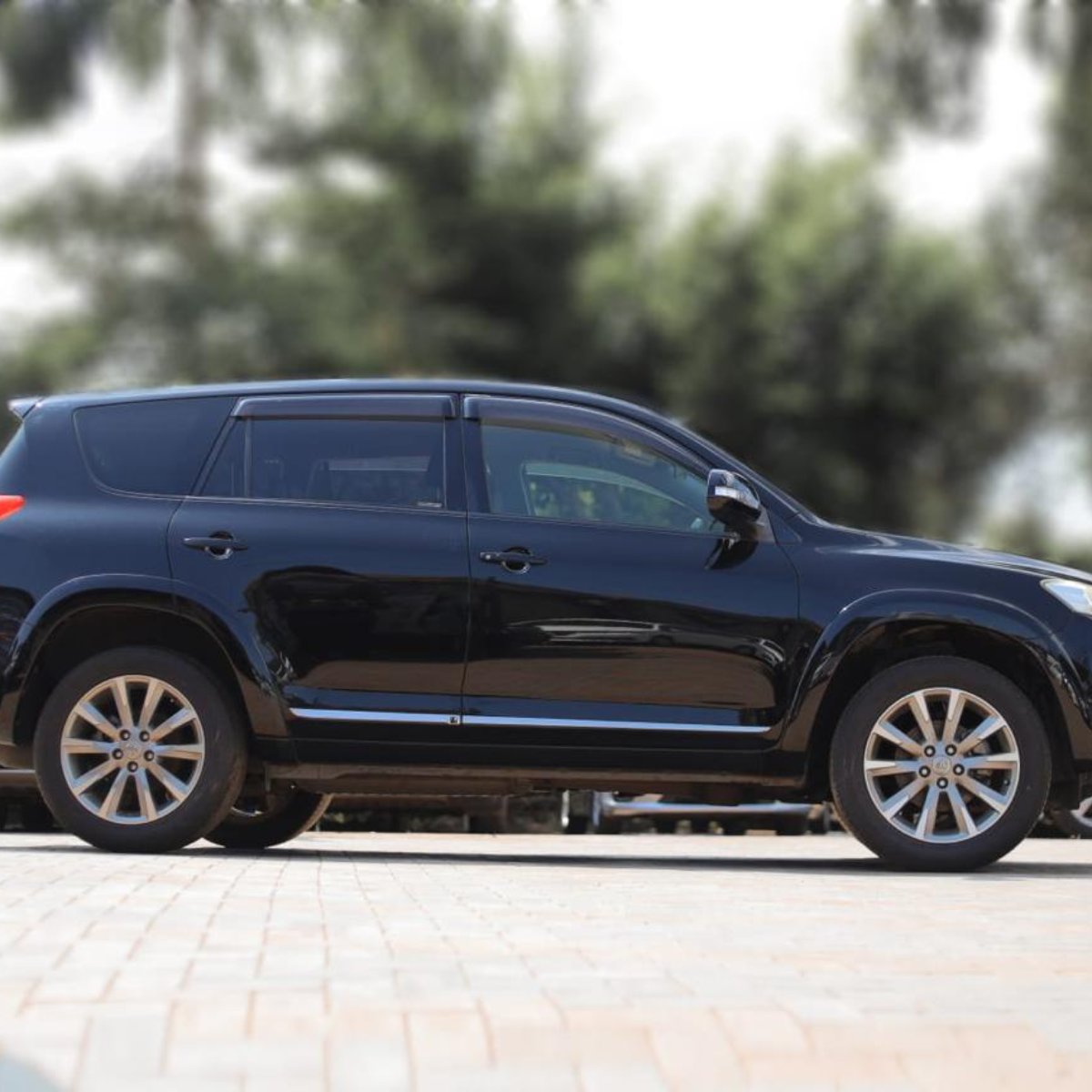 Toyota Vanguard 2013 — photo 2