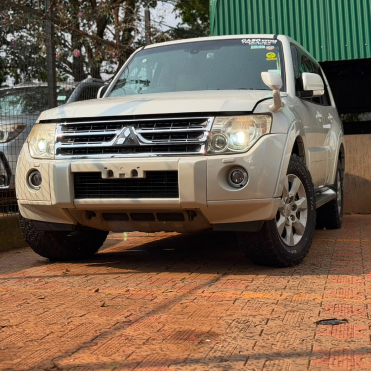 Mitsubishi Pajero 2011 — photo 3