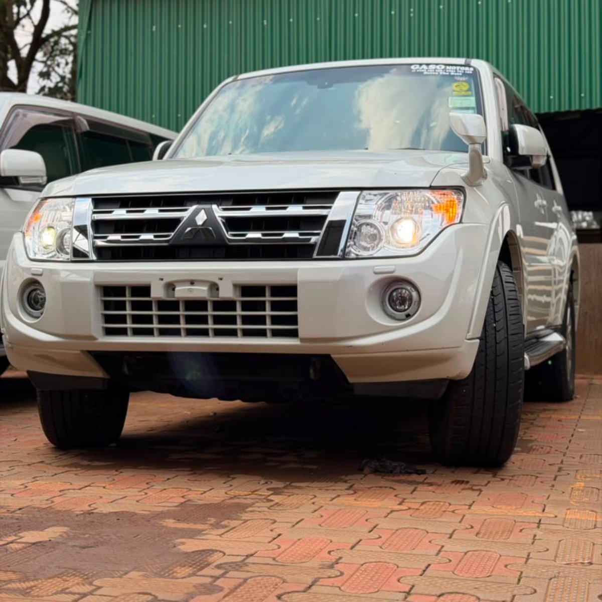 Mitsubishi Pajero 2011 — photo 4