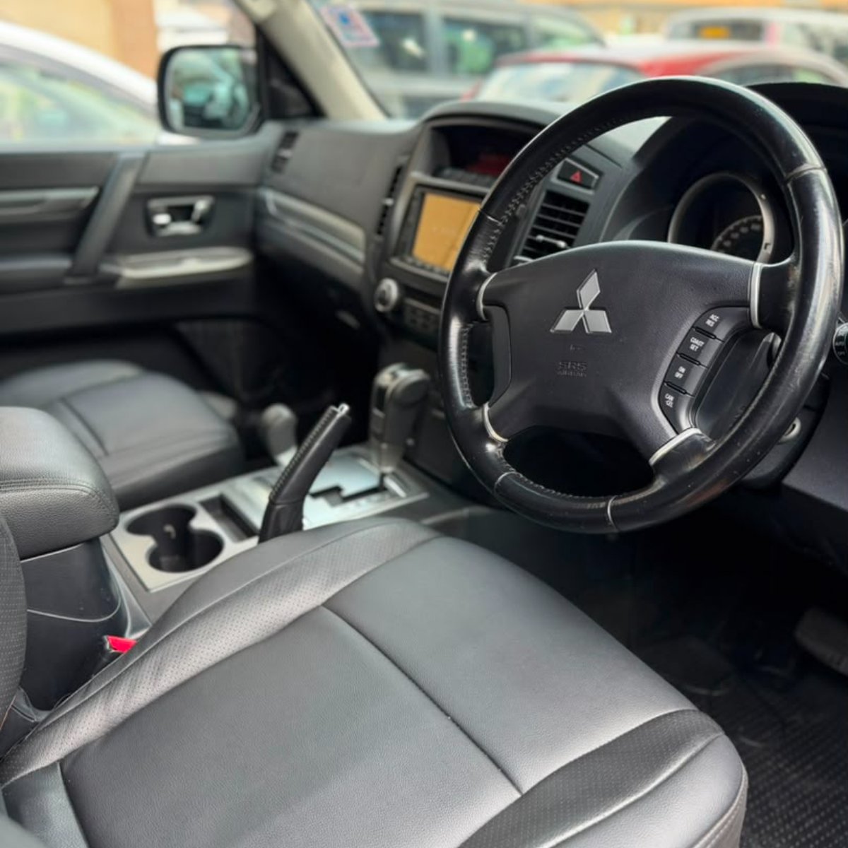 Mitsubishi Pajero 2011 — photo 5