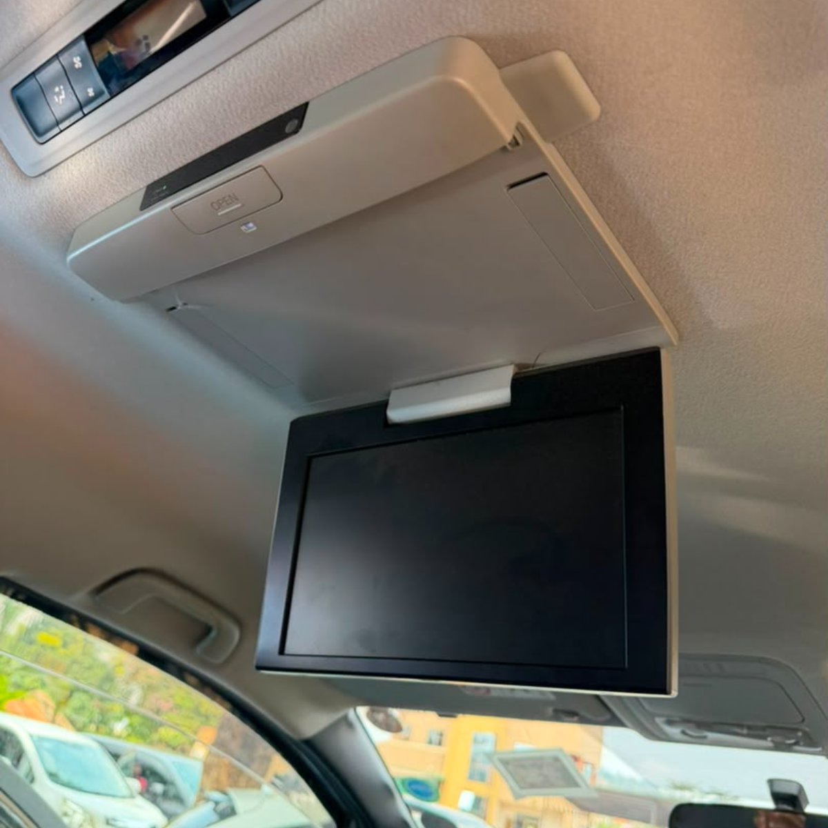 Toyota Noah 2014 — photo 9