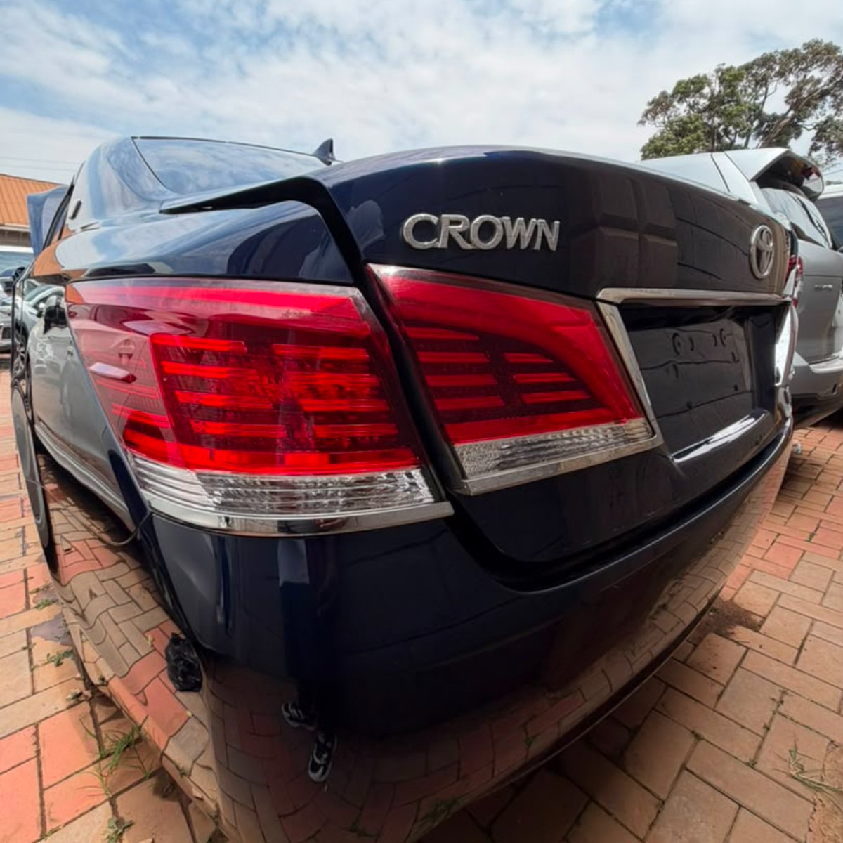 Toyota Crown 2016 — photo 9