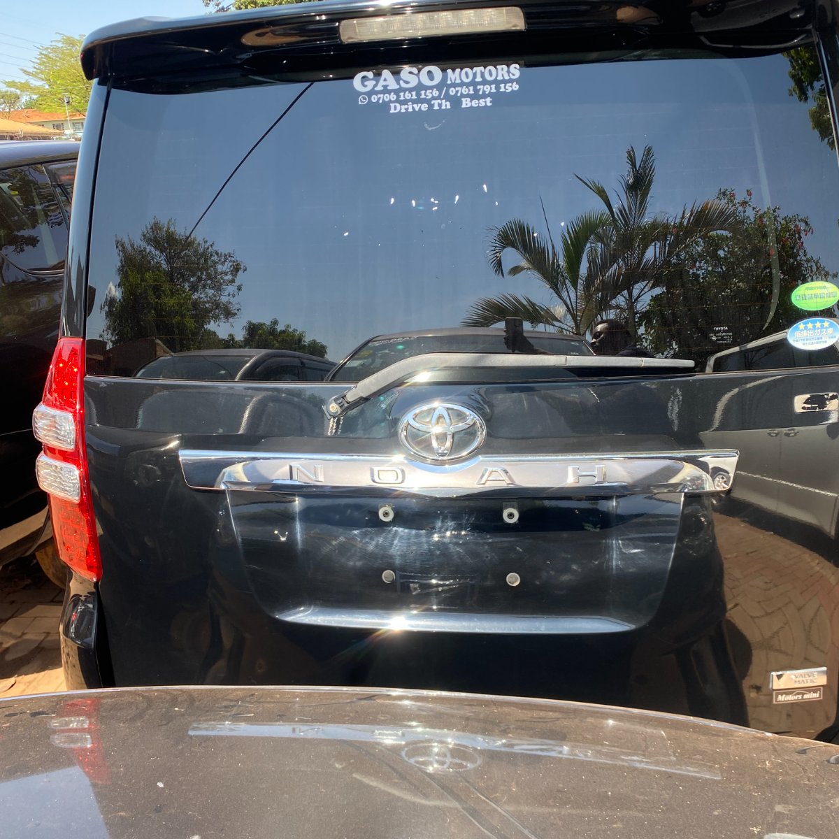 Toyota Noah 2013 — photo 8