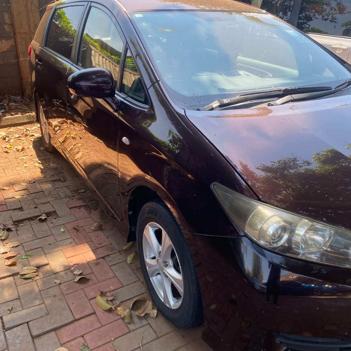 Toyota Wish 2012 — photo 3