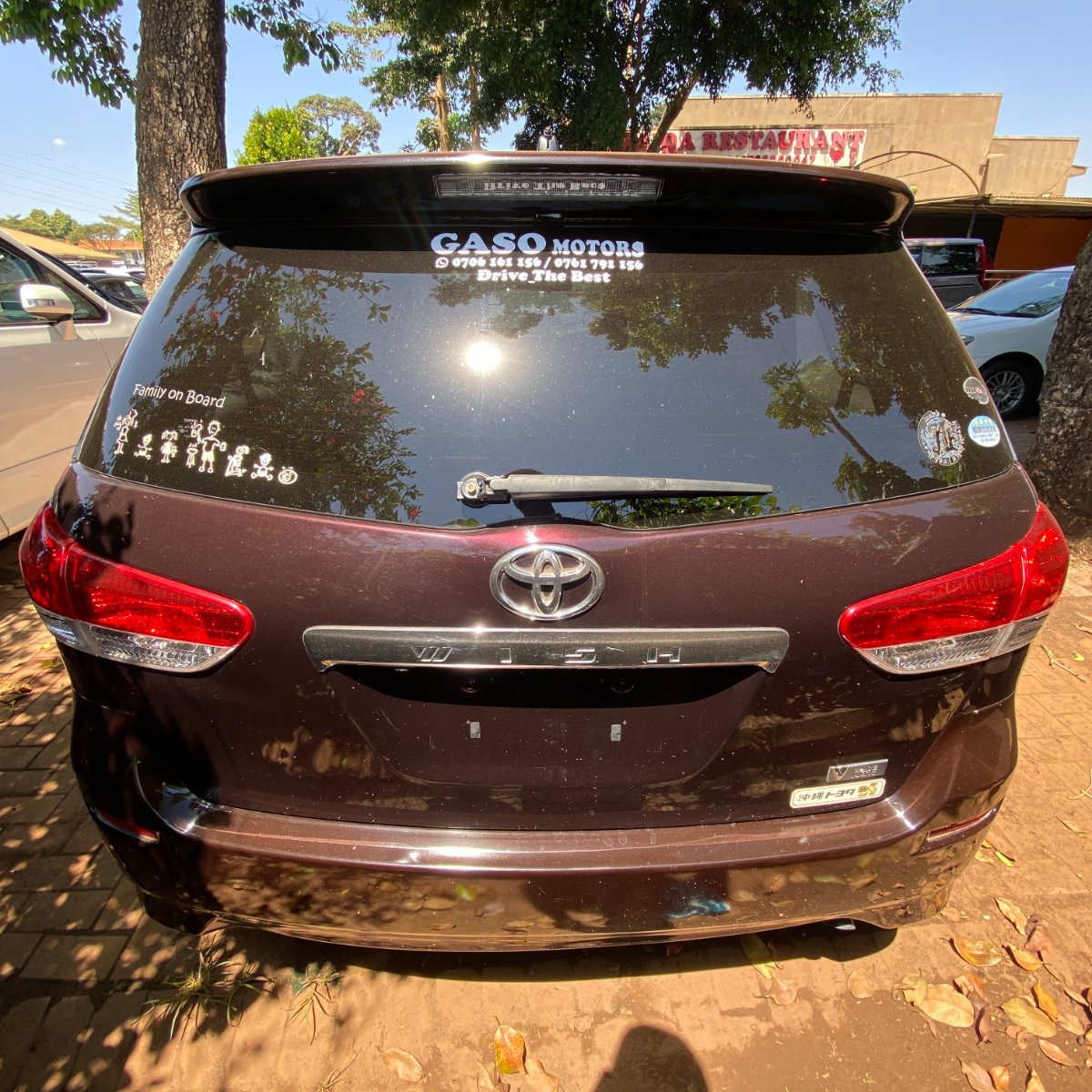 Toyota Wish 2012 — photo 6