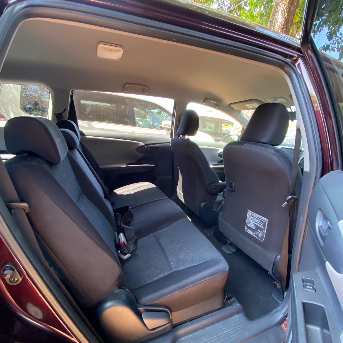Toyota Wish 2012 — photo 7