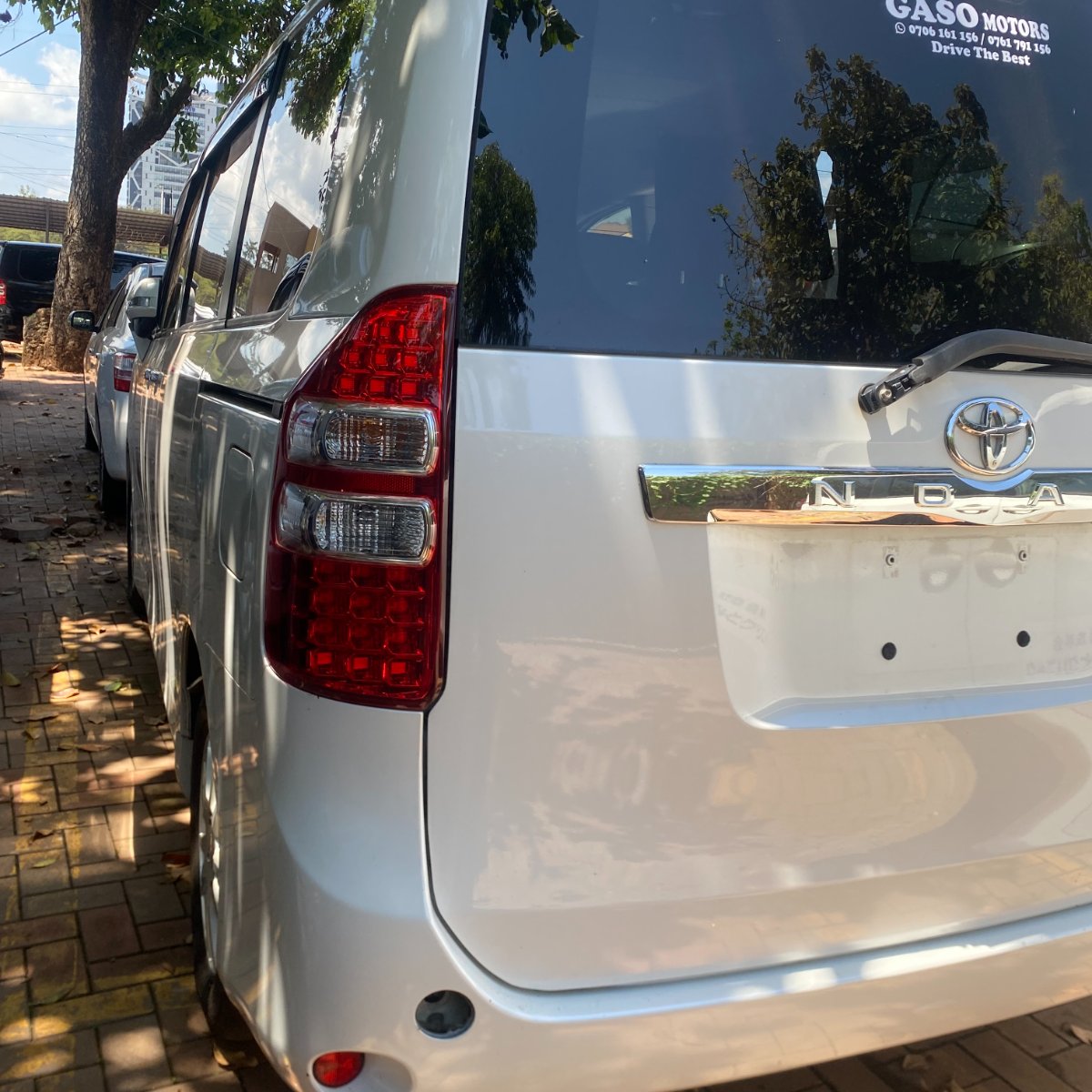 Toyota Noah 2013 — photo 5