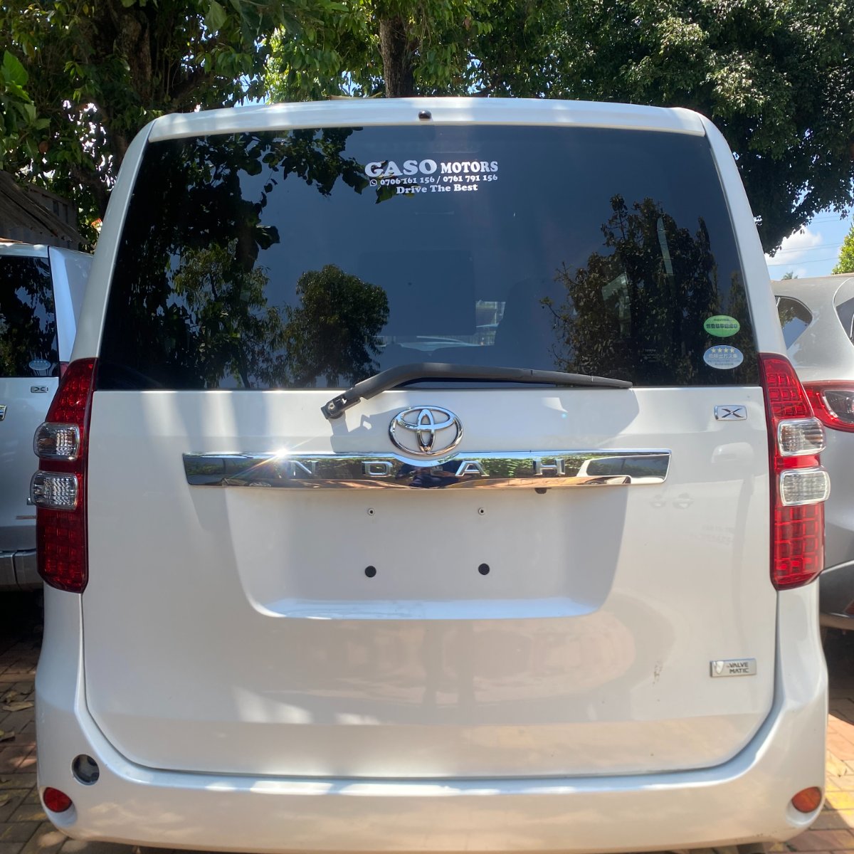 Toyota Noah 2013 — photo 7