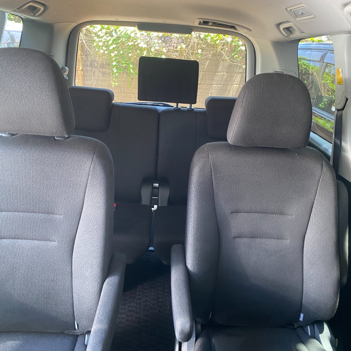 Toyota Noah 2013 — photo 9
