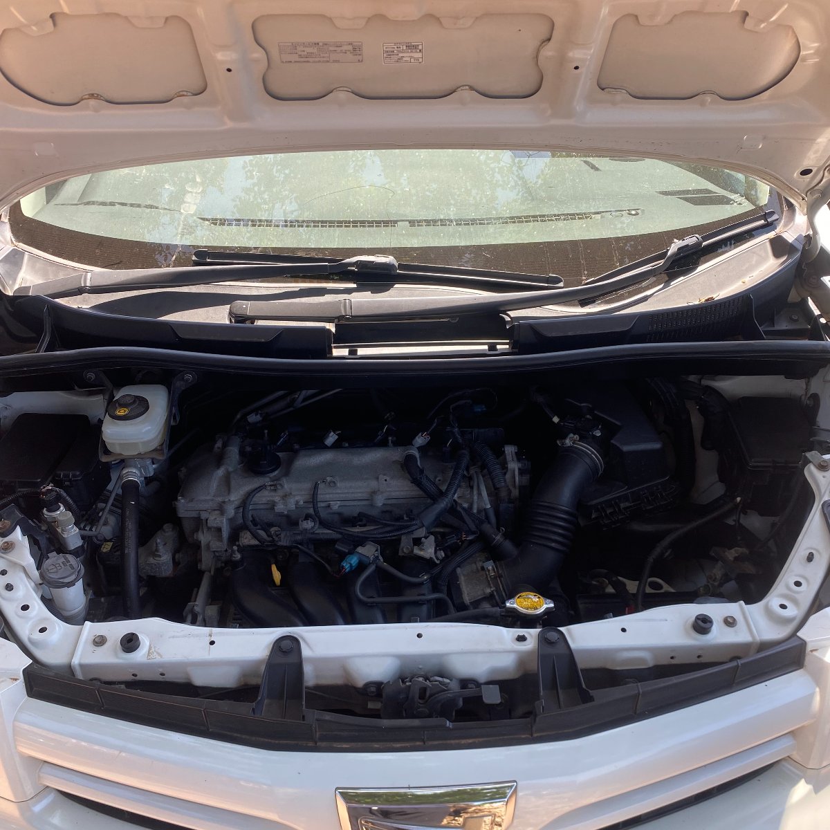Toyota Noah 2011 — photo 2