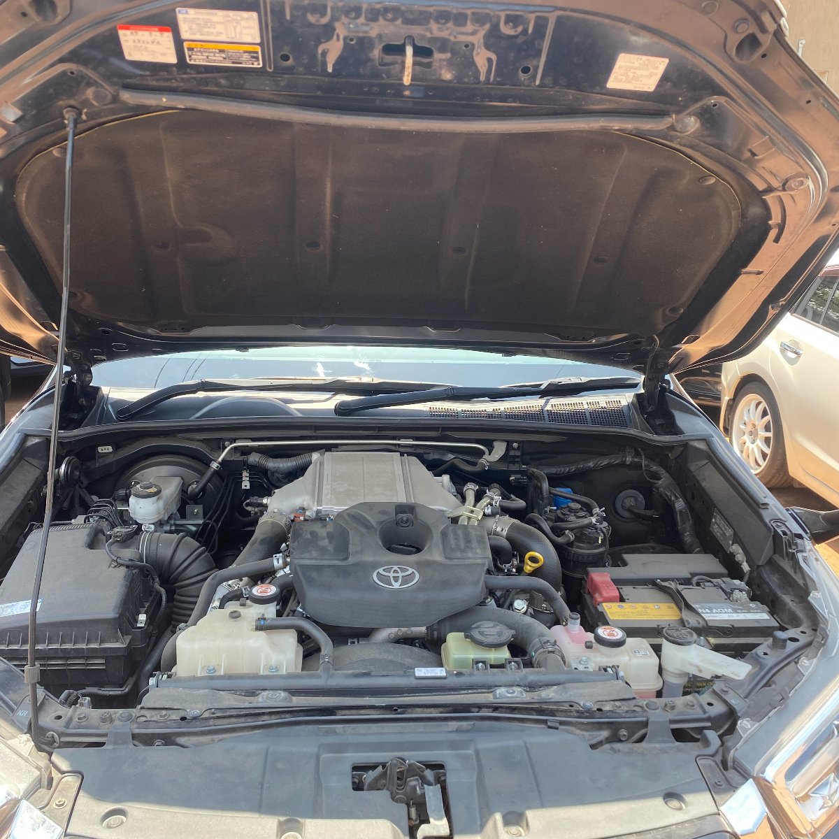 Toyota Hilux 2021 — photo 2