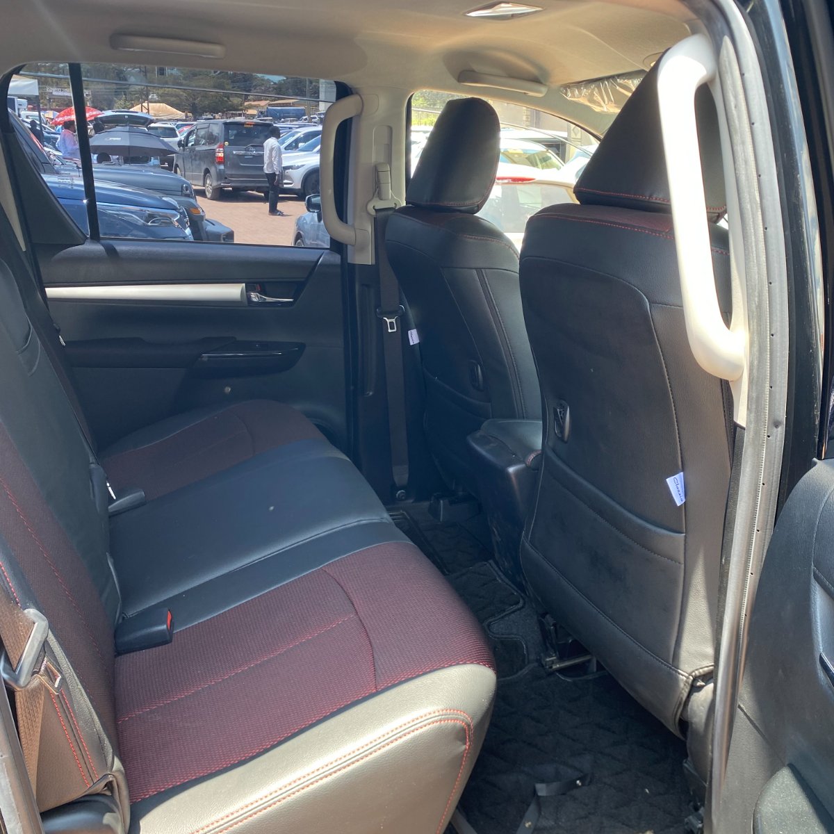 Toyota Hilux 2021 — photo 8