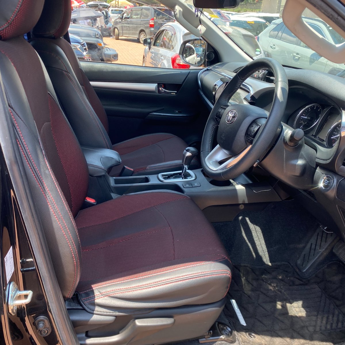 Toyota Hilux 2021 — photo 9