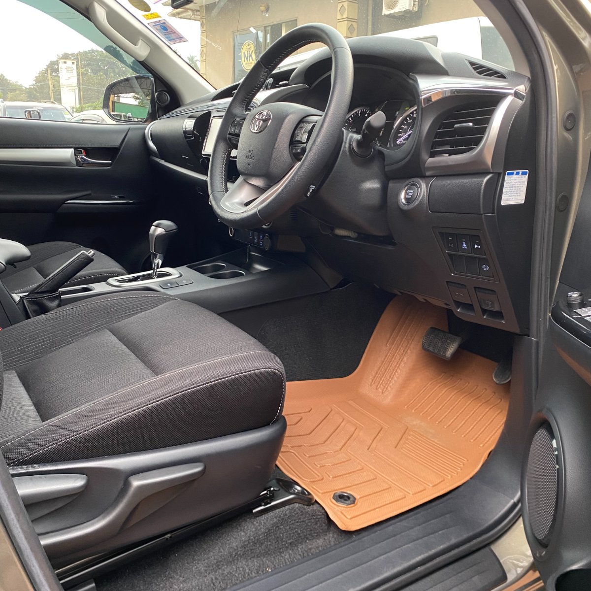 Toyota Hilux 2022 — photo 9