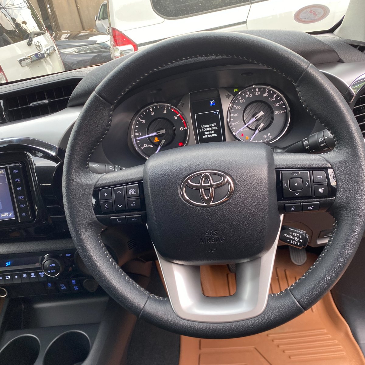 Toyota Hilux 2022 — photo 10