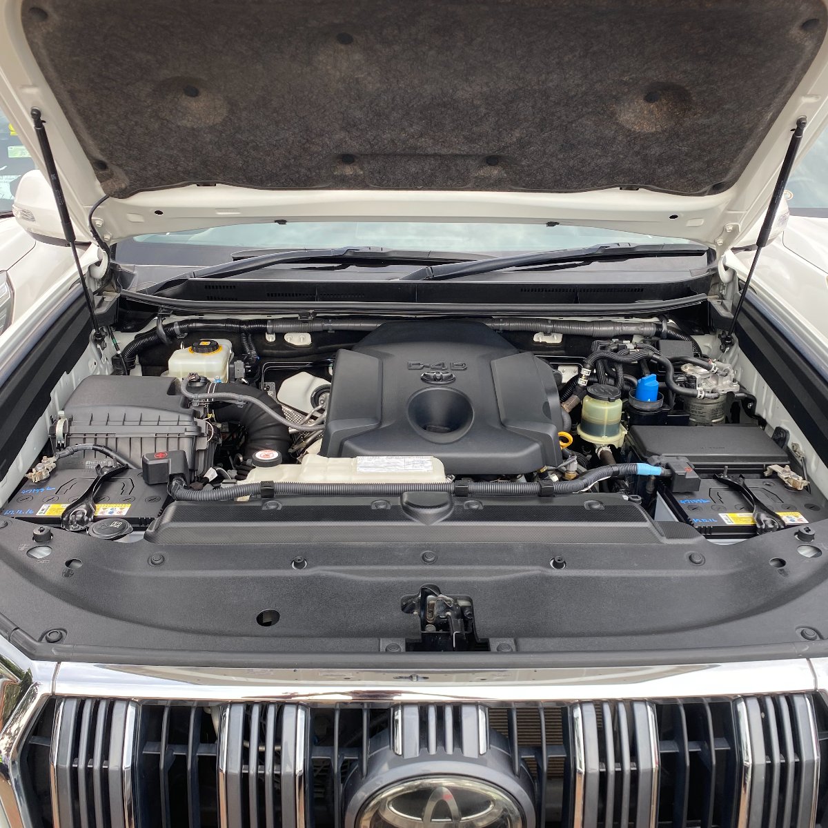 Toyota LANDCRUISER PRADO 2017 — photo 2