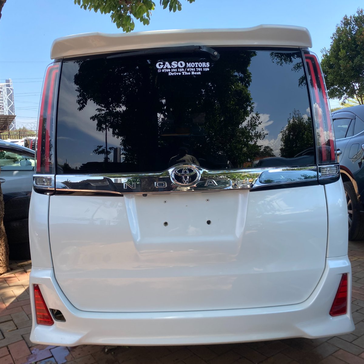 Toyota Noah 2017 — photo 6
