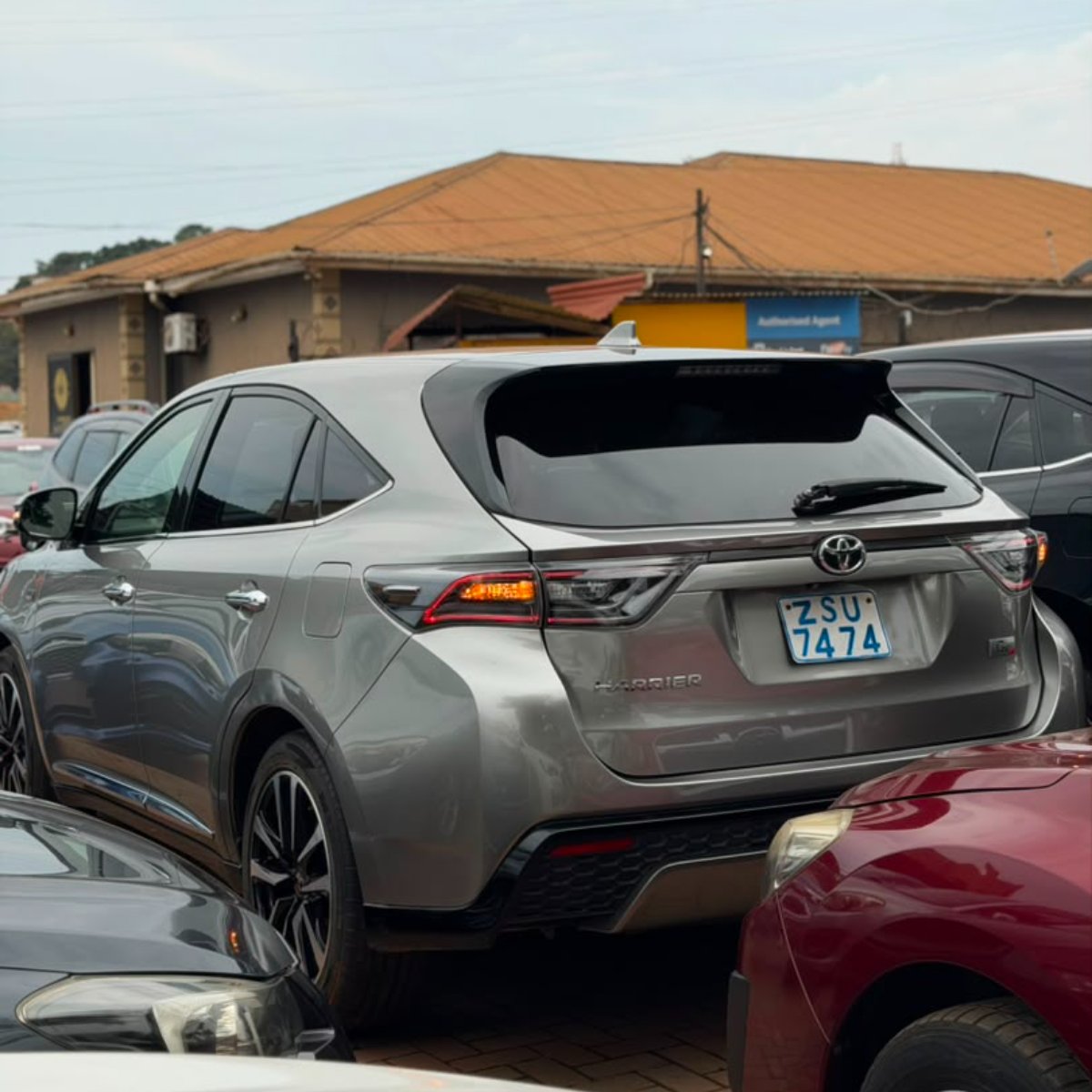 Toyota Harrier GS 2017 — photo 9