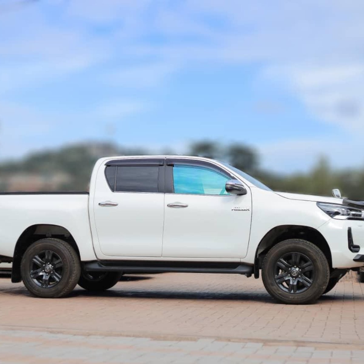 Toyota Hilux 2021 — photo 3